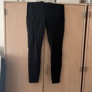 Lululemon athletic leggings with pockets on the sides!